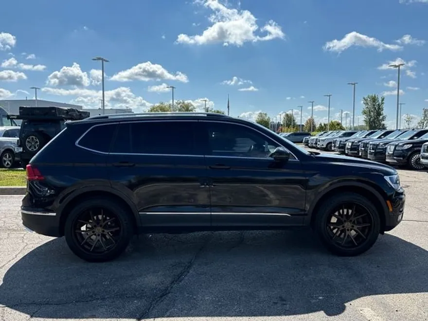 2020 Volkswagen Tiguan SEL photo 1