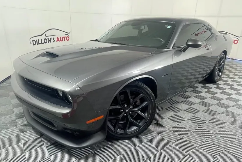 2023 Dodge Challenger R/T photo 1