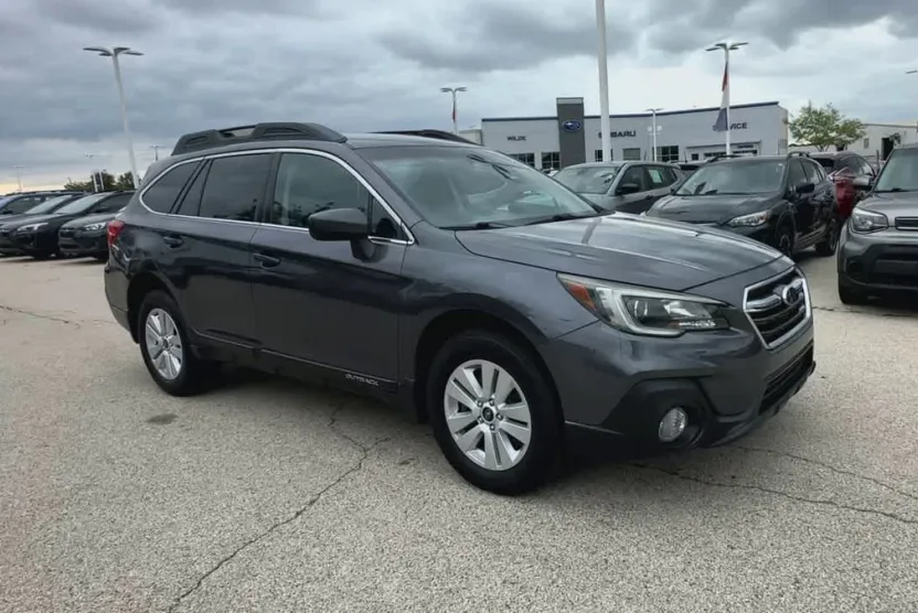2018 Subaru Outback 2.5i Premium photo 1