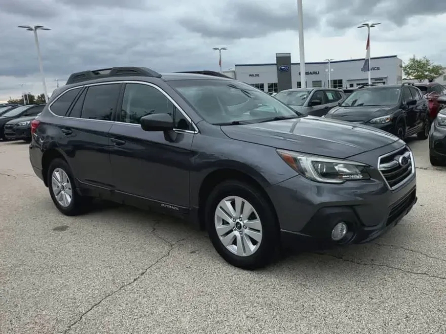 2018 Subaru Outback 2.5i Premium photo 1