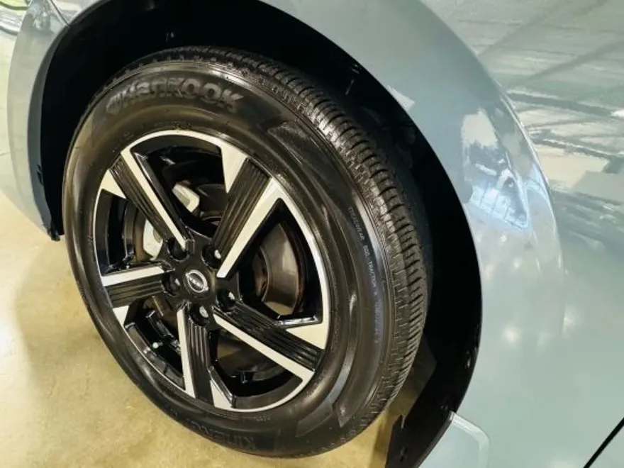 2025 Nissan Sentra SV photo 1
