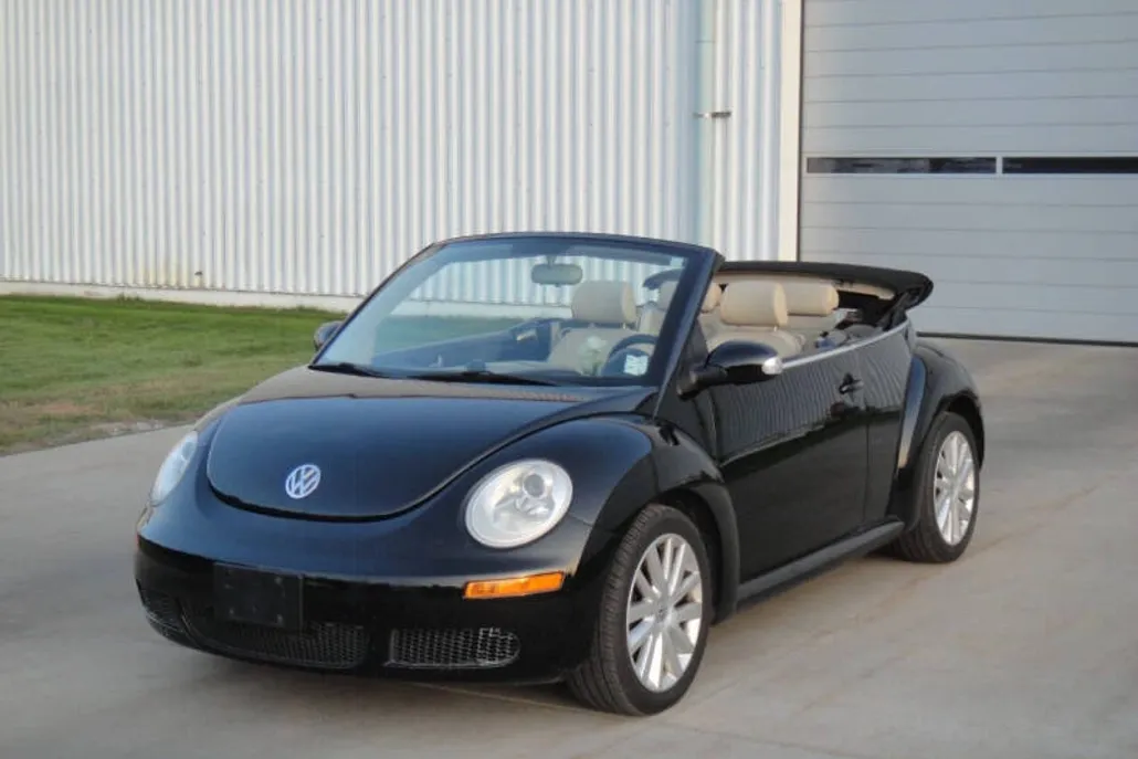 2008 Volkswagen Beetle SE photo 1
