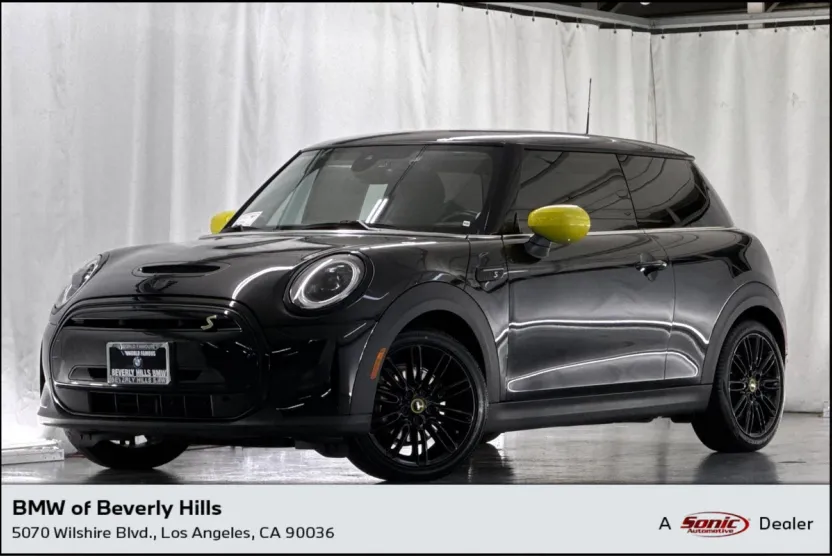 2024 Mini Cooper 2 Door Hardtop SE photo 1