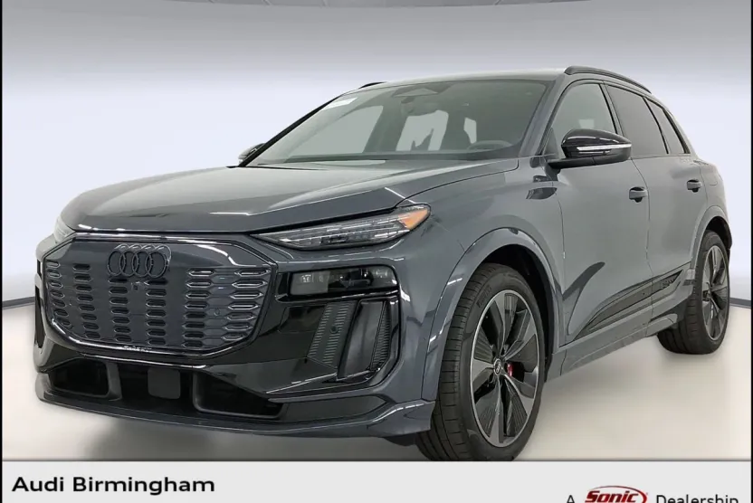 2025 Audi SQ6 photo 1
