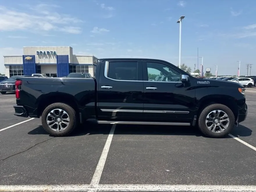 2022 Chevrolet Silverado 1500 High Country photo 1