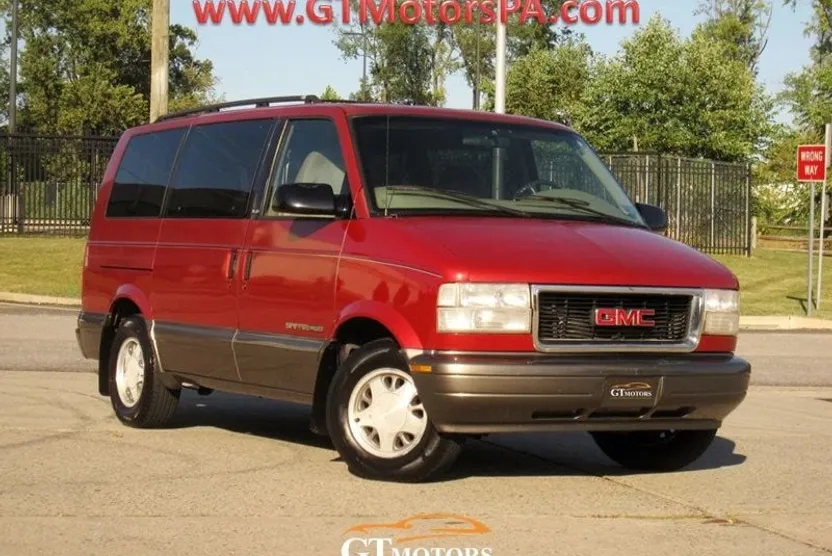 1999 Gmc Safari Passenger photo 1