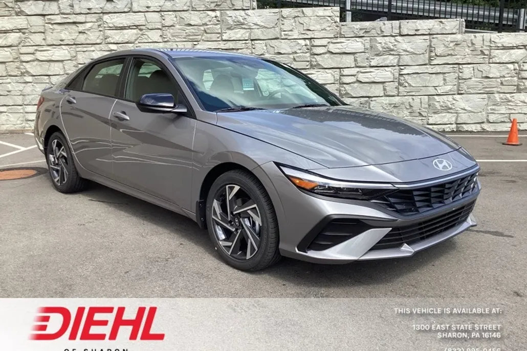 2025 Hyundai Elantra SEL Sport photo 1