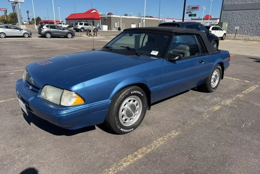 1988 Ford Mustang LX photo 1