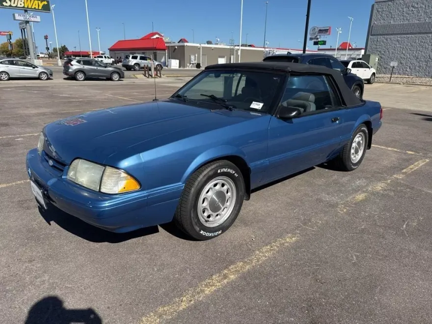 1988 Ford Mustang LX photo 1