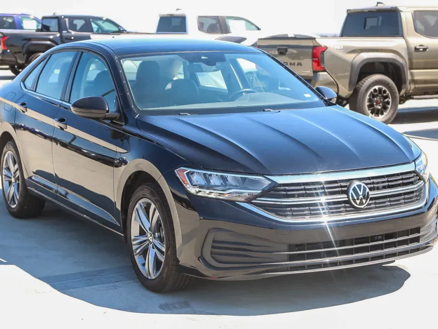 2024 Volkswagen Jetta SE photo 1