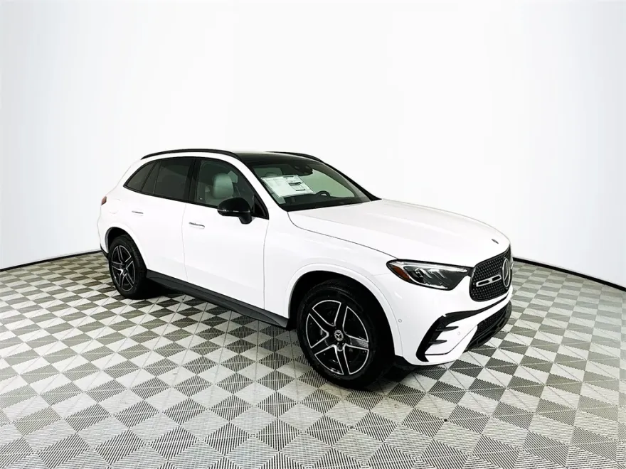 2026 Mercedes Benz GLC 300 4MATIC photo 1