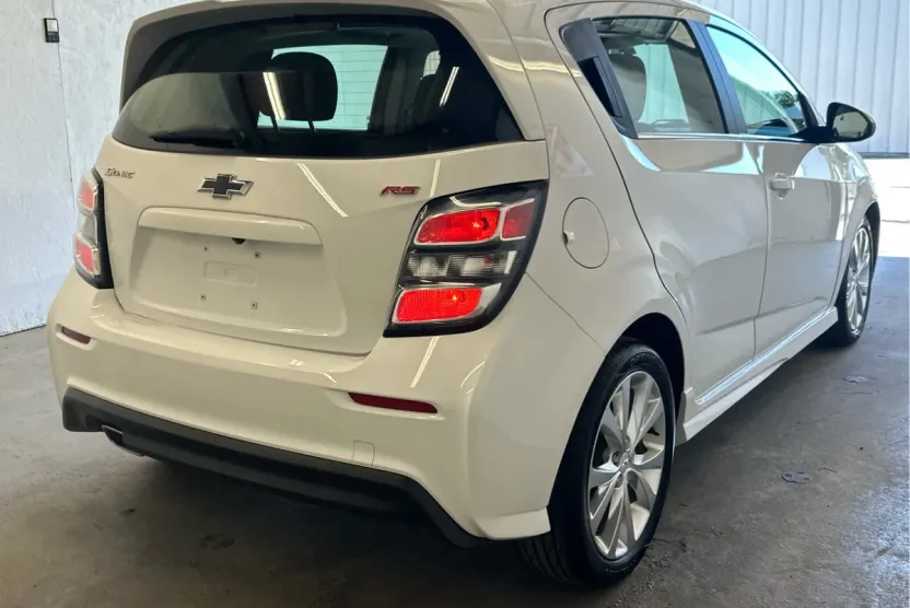 2019 Chevrolet Sonic LT photo 1