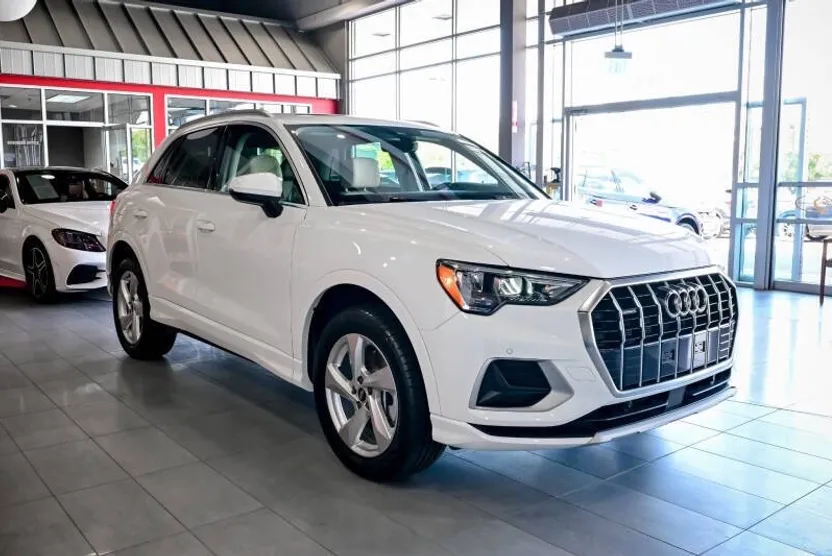 2022 Audi Q3 Premium 40 TFSI photo 1