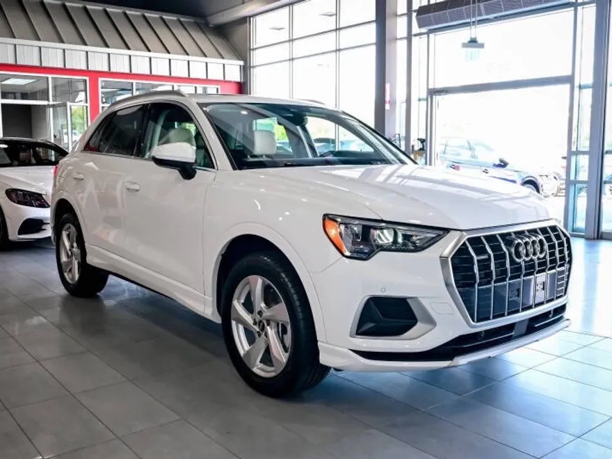 2022 Audi Q3 Premium 40 TFSI photo 1