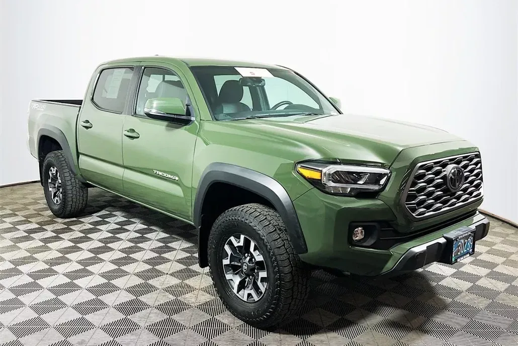 2021 Toyota Tacoma TRD Off-Road V6 photo 1