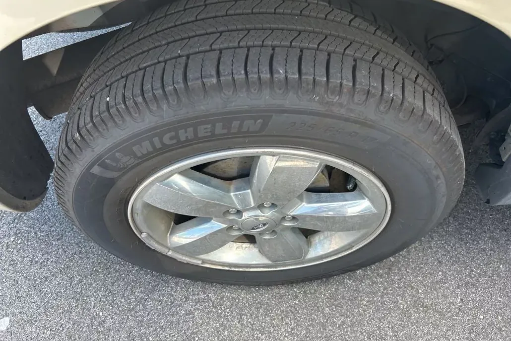 2012 Ford Escape Limited photo 1