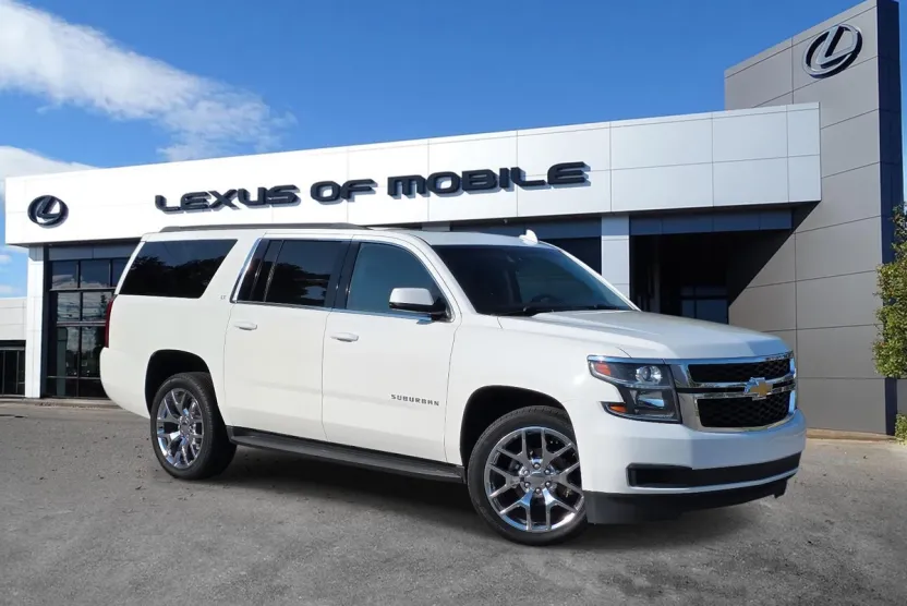 2019 Chevrolet Suburban LT photo 1