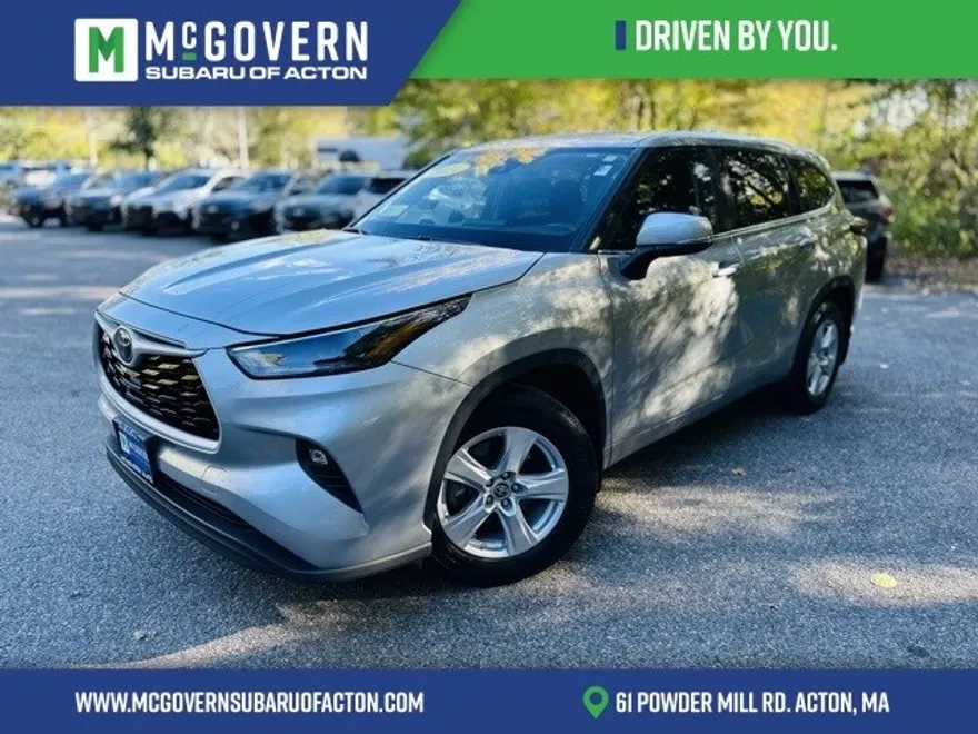 2024 Toyota Highlander LE photo 1