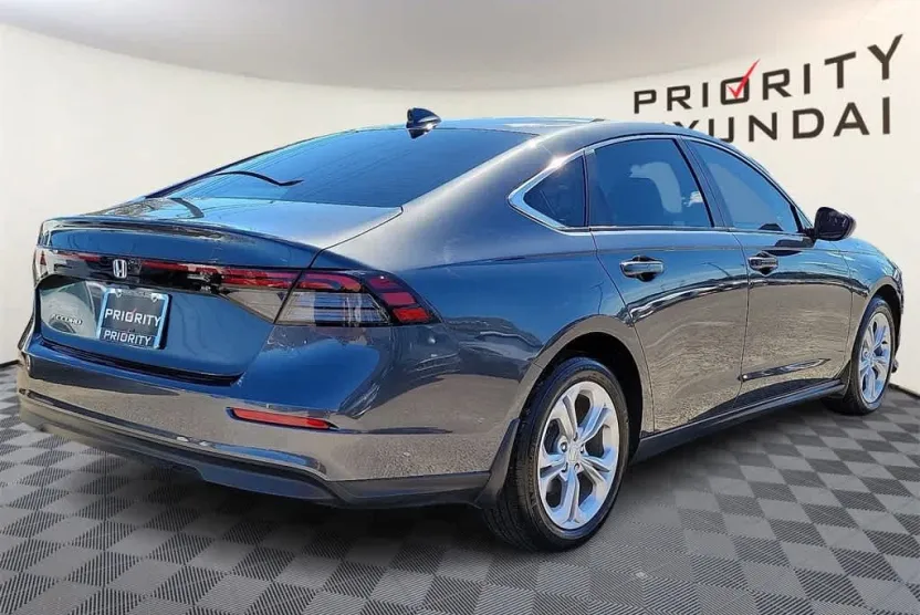 2025 Honda Accord LX photo 1