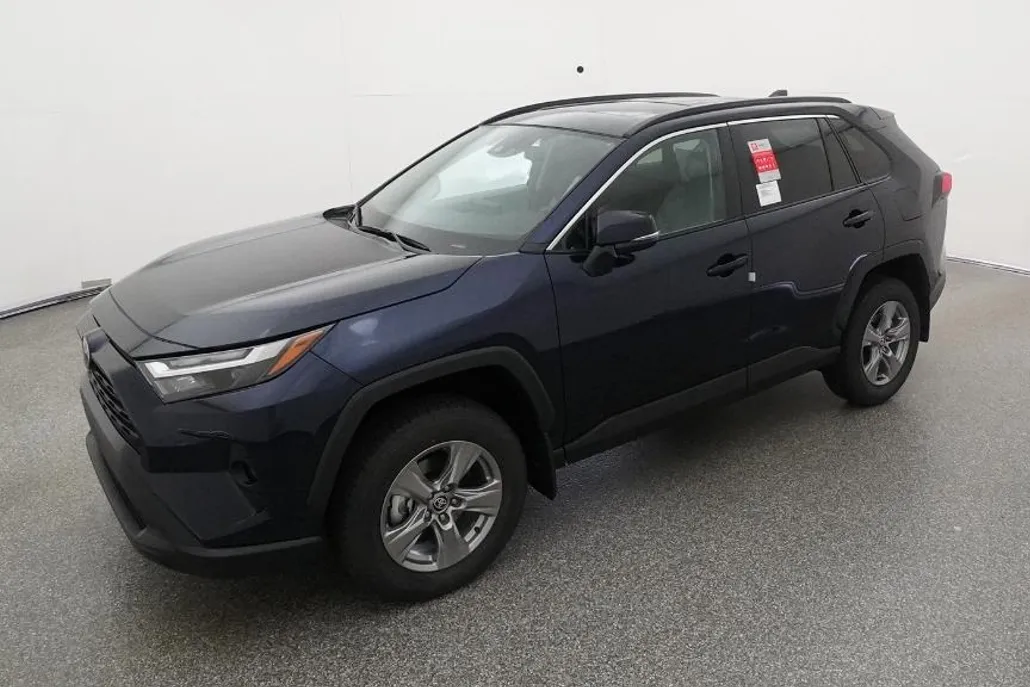 2025 Toyota RAV4 XLE photo 1
