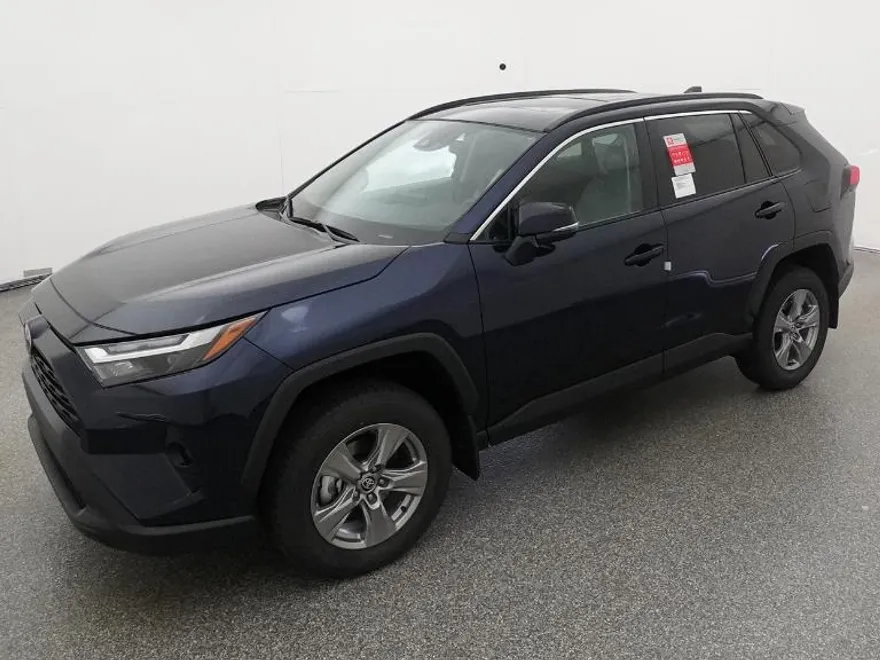 2025 Toyota RAV4 XLE photo 1