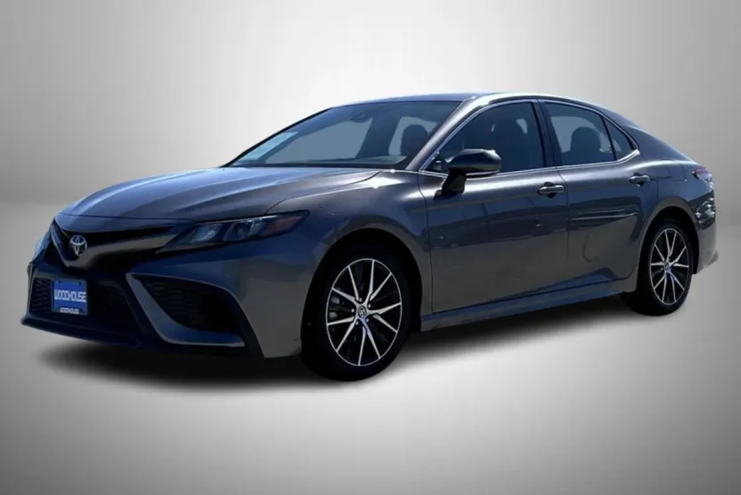 2024 Toyota Camry SE photo 1