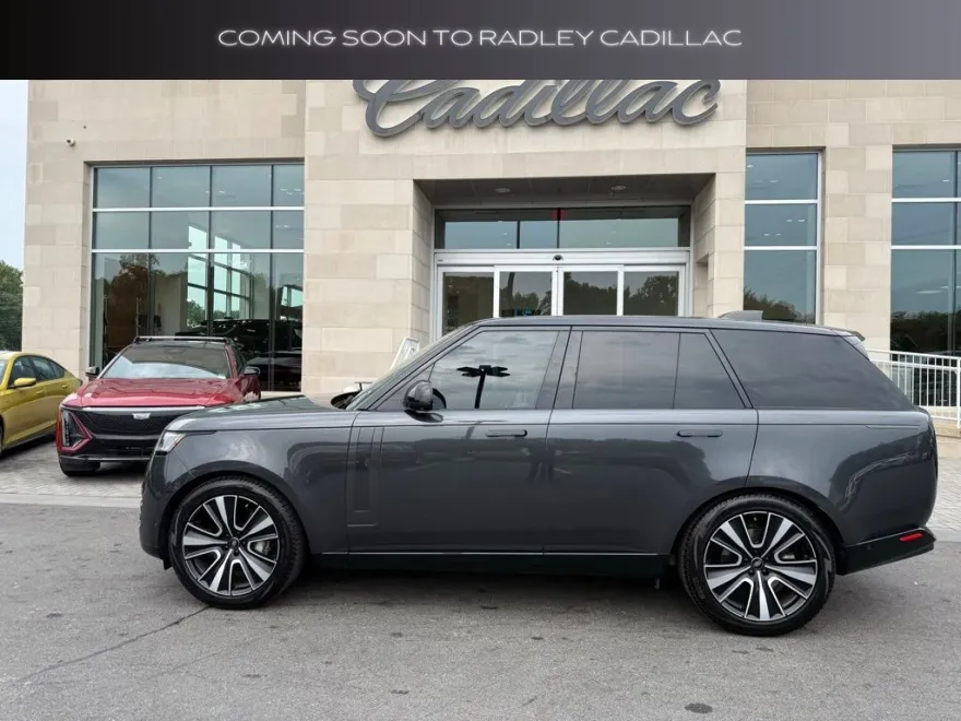 2023 Land Rover Range Rover SE photo 1