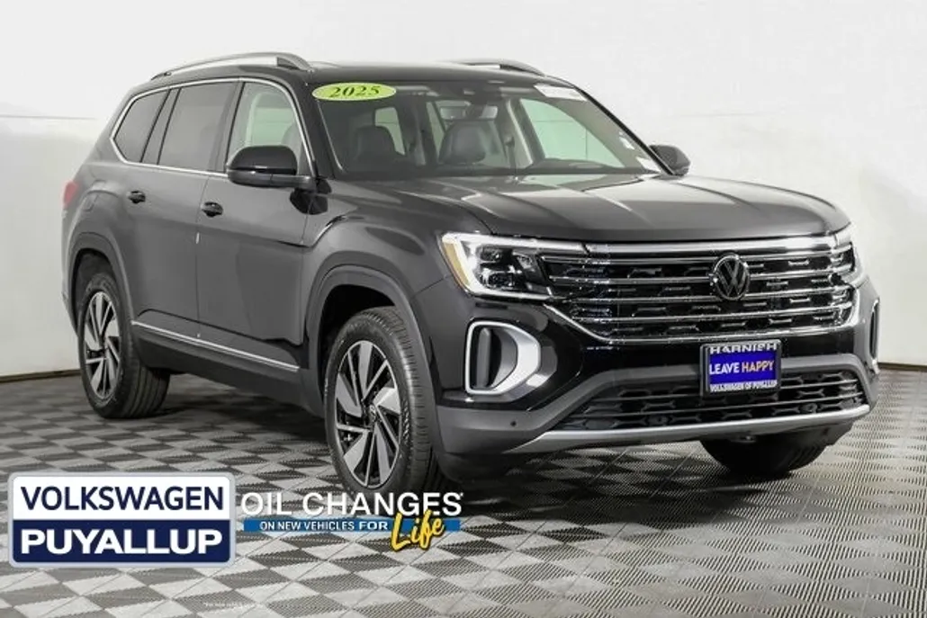 2025 Volkswagen Atlas SEL photo 1