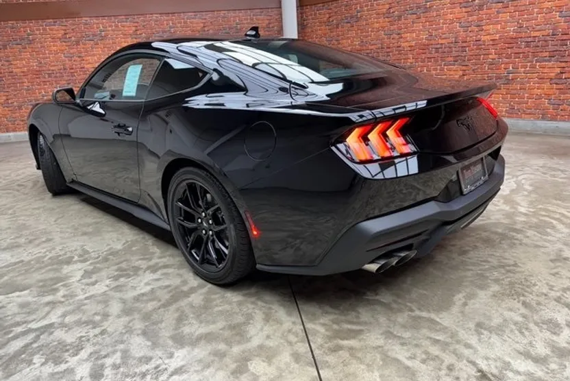 2025 Ford Mustang EcoBoost Premium photo 1