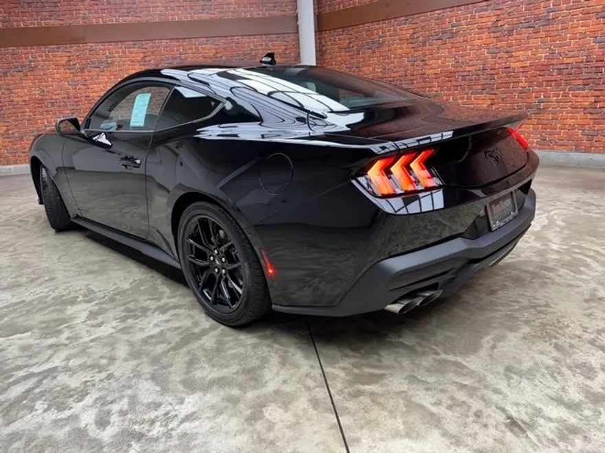 2025 Ford Mustang EcoBoost Premium photo 1