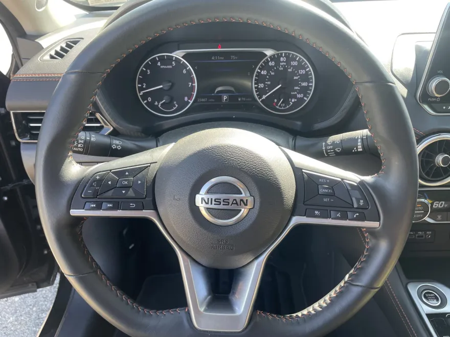 2022 Nissan Sentra SR photo 1