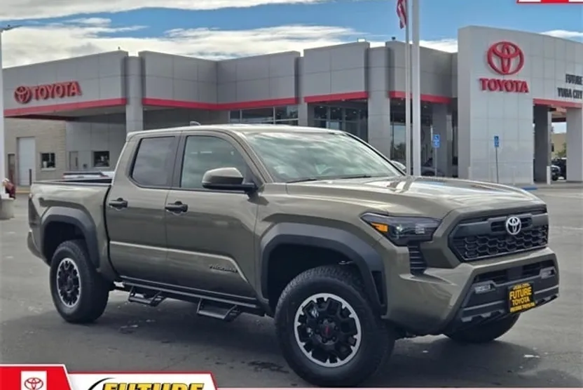 2025 Toyota Tacoma TRD Off-Road photo 1