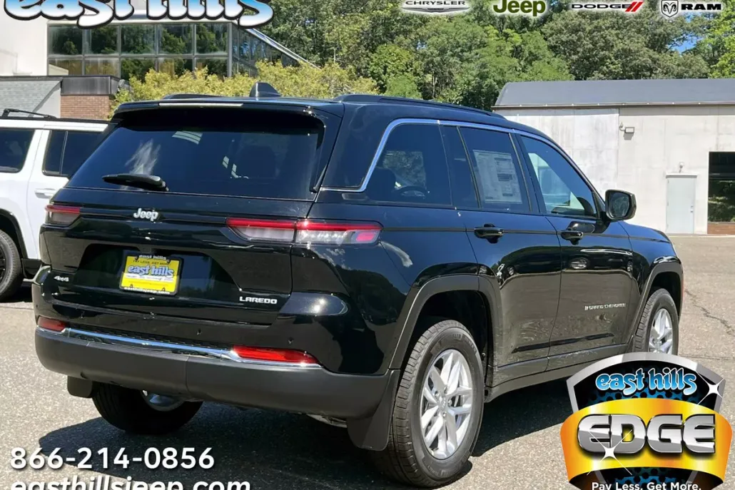 2025 Jeep Grand Cherokee Laredo photo 1
