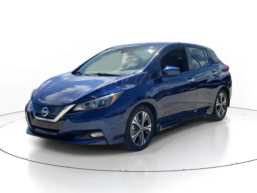 2022 Nissan Leaf SV photo 1