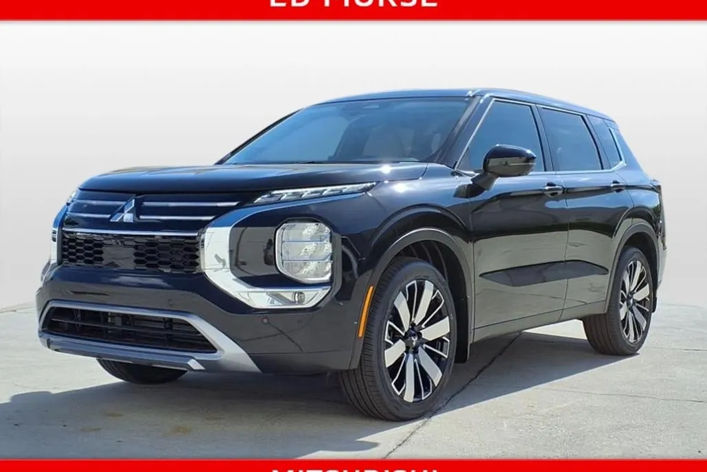 2025 Mitsubishi Outlander SE photo 1