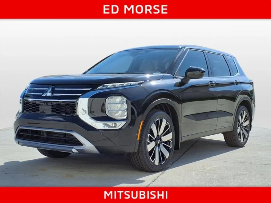 2025 Mitsubishi Outlander SE photo 1