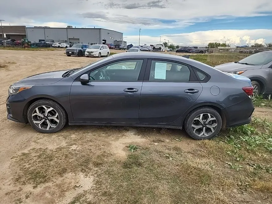 2021 Kia Forte LXS photo 1