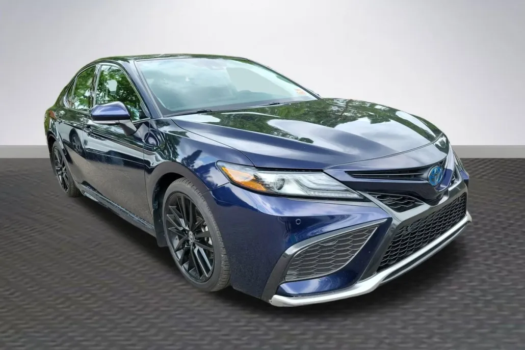 2022 Toyota Camry Hybrid XSE photo 1