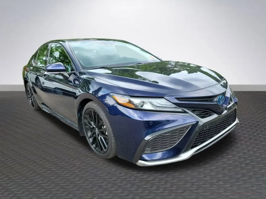 2022 Toyota Camry Hybrid XSE photo 1