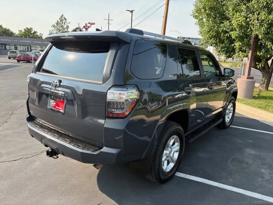 2024 Toyota 4Runner SR5 Premium photo 1