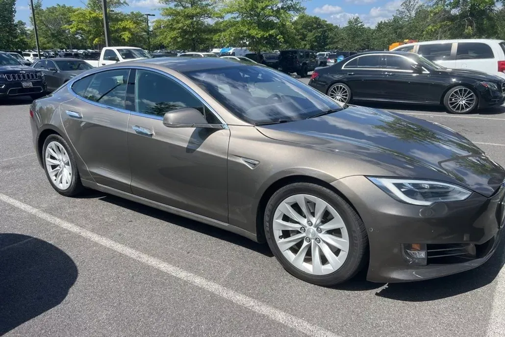2016 Tesla Model S 75D photo 1