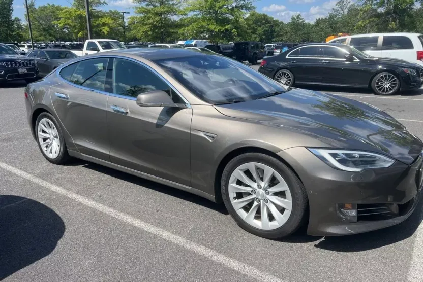 2016 Tesla Model S 75D photo 1