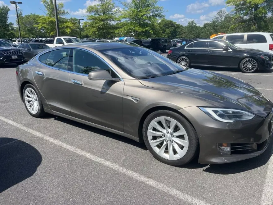 2016 Tesla Model S 75D photo 1