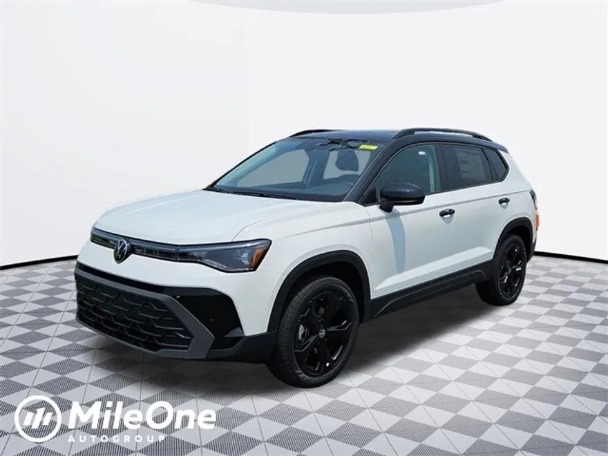 2025 Volkswagen Taos SE photo 1