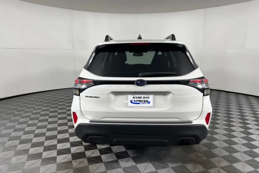 2025 Subaru Forester Premium Base photo 1