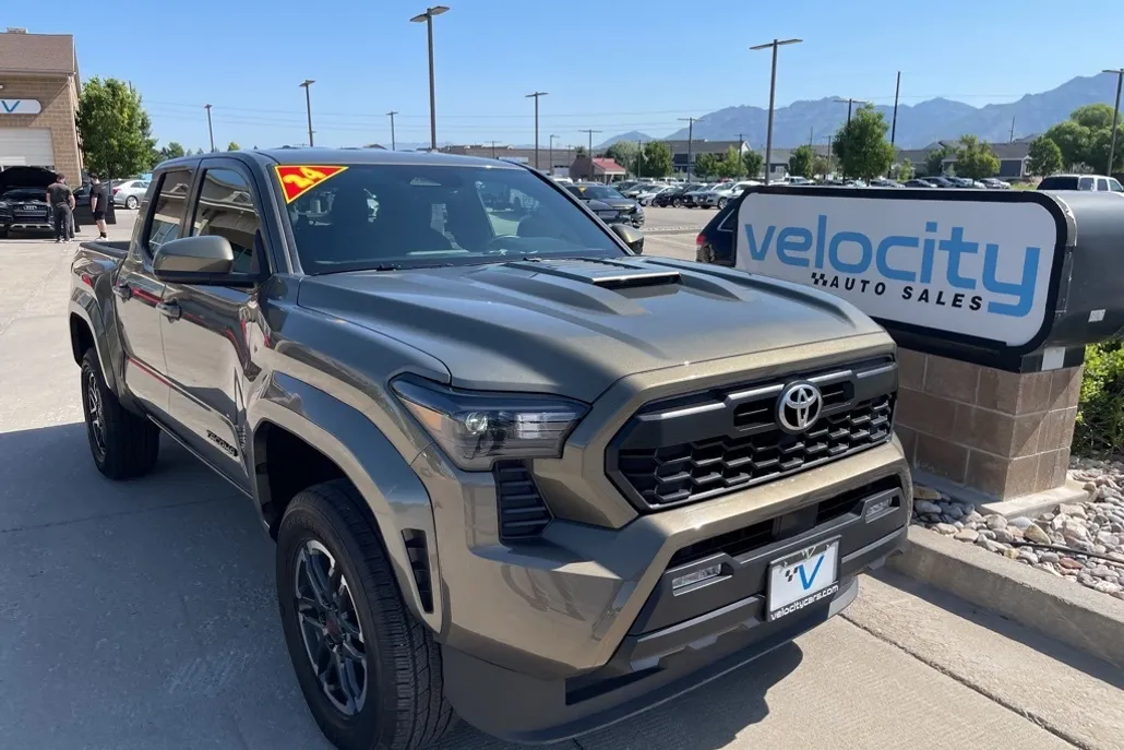 2024 Toyota Tacoma TRD Sport photo 1