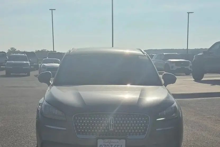 2021 Lincoln Corsair Standard photo 1