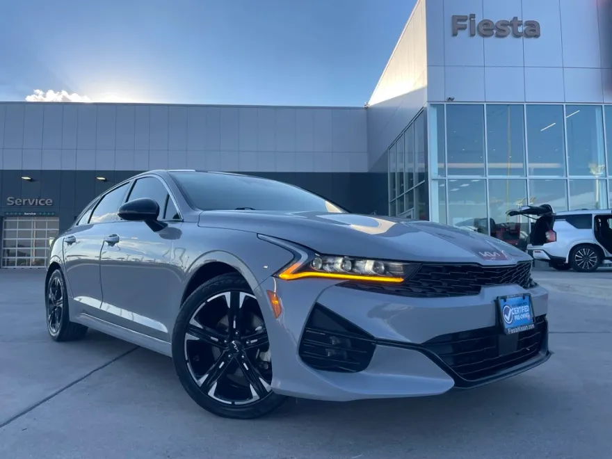 2024 Kia K5 GT-Line photo 1