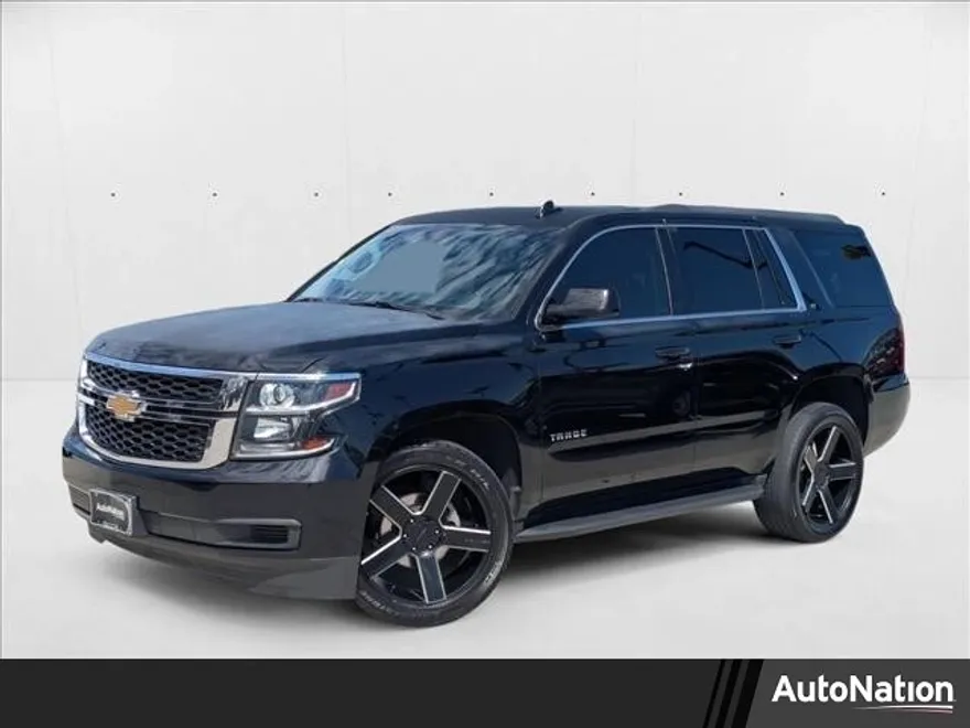 2018 Chevrolet Tahoe LT photo 1