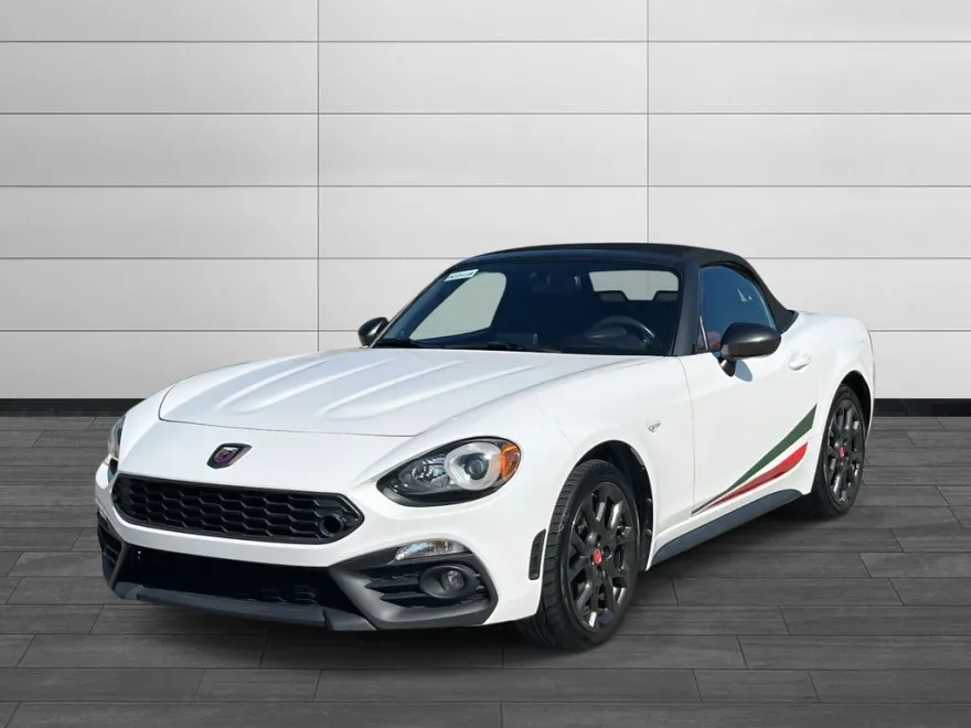 2018 Fiat 124 Spider Abarth photo 1